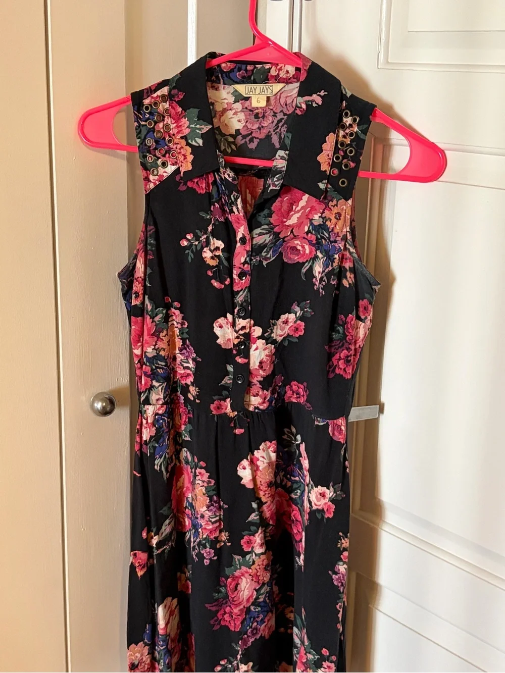 Black Floral Sleeveless Button-Front Dress